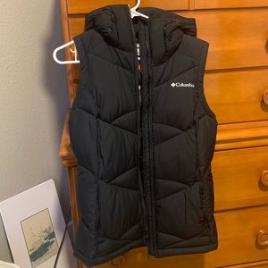 NWT Columbia puffer vest black S